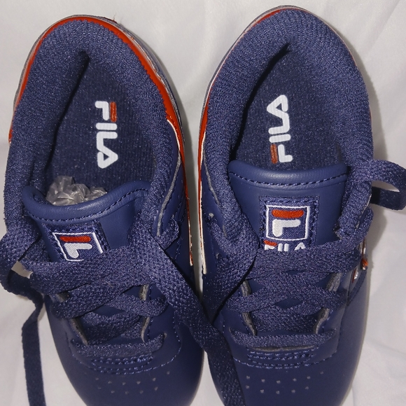 NWOT - Fila toddler unisex side 10 navy blue with red & white details - Picture 3 of 13